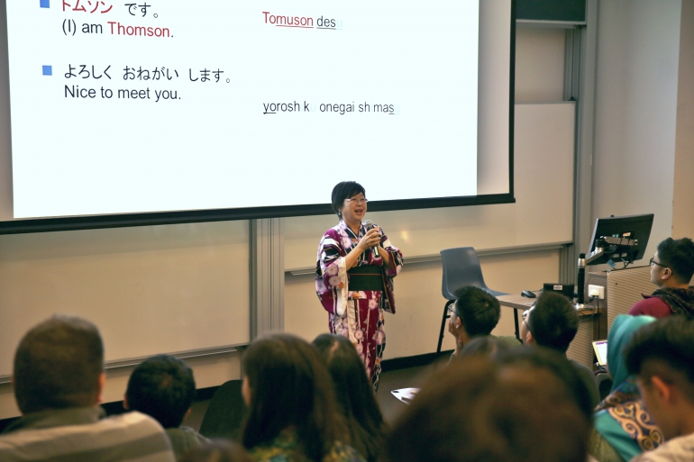 Chihiro Thomson during lecture