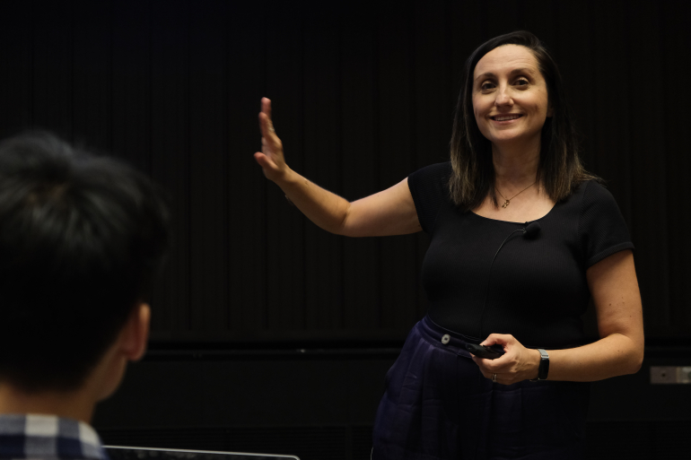 Gabi Nudelman during a lecture