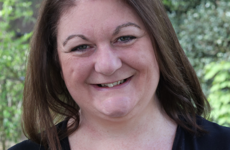 Professor Julie Hulme headshot